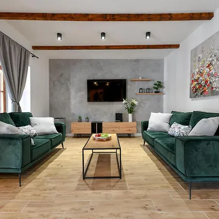 Casa de Férias In Lisicic With Sauna *