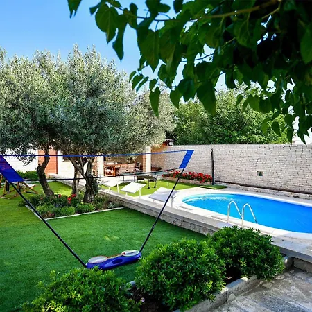 In Lisicic With Wifi بيت للعطل Lisicici